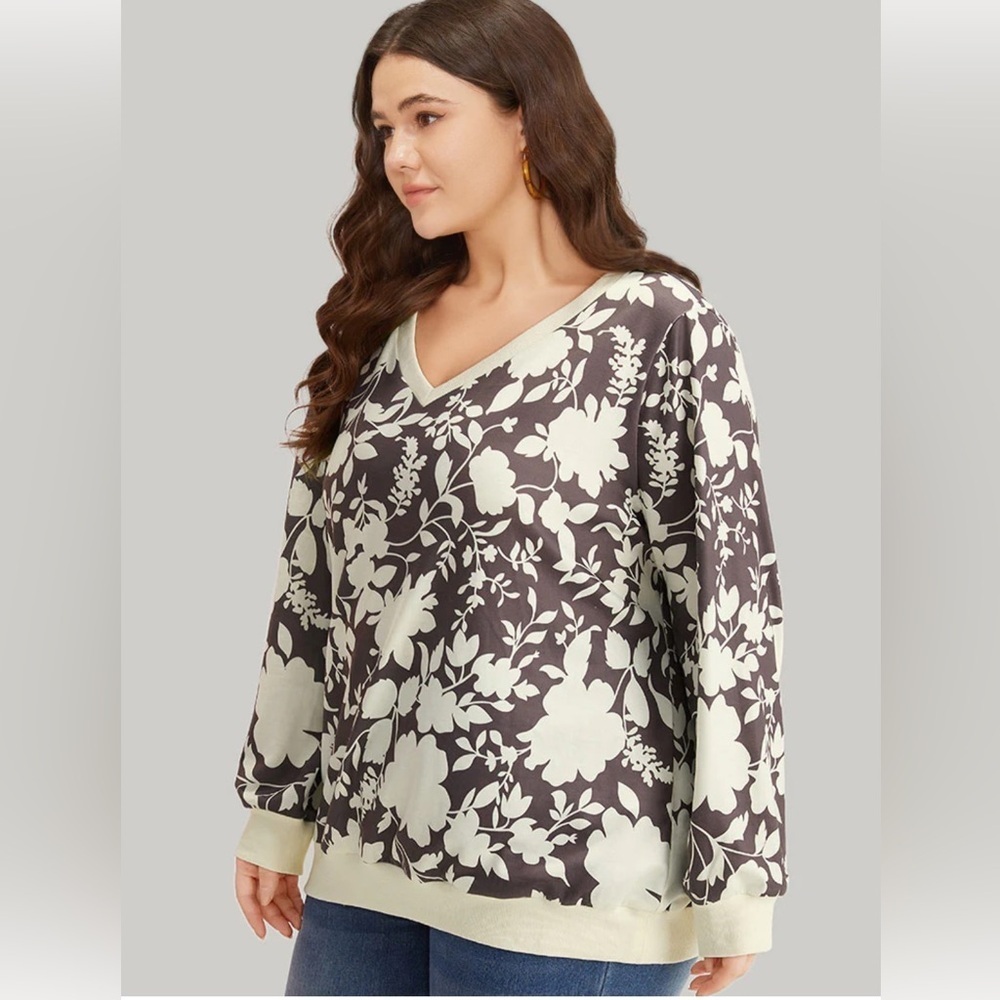 BC 77 NWT  Bloomchic Silhouette Floral print Contrast  Sweatshirt size 18/20 🌸
